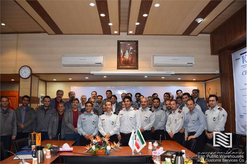 مراسم تکریم از بازنشستگان در شرکت انبارهای عمومی و خدمات گمرکی تهران برگزار شد