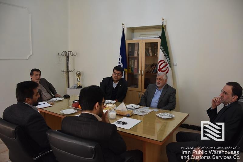 در دیدار مدیران ارشد شرکت انبارهای عمومی و خدمات گمرکی و سازمان اموال تملیکی؛ مهندس قسوریان جهرمی، خواستار ایجاد هماهنگی و تسهیل در خروج کالاهای رسوب شده از شعبه جنوب تهران شد